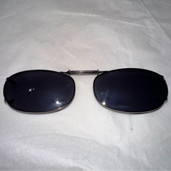 Gucci Glasses with clip on sunglasses Authentic. Put new script lenses in - Picture 7 of 14